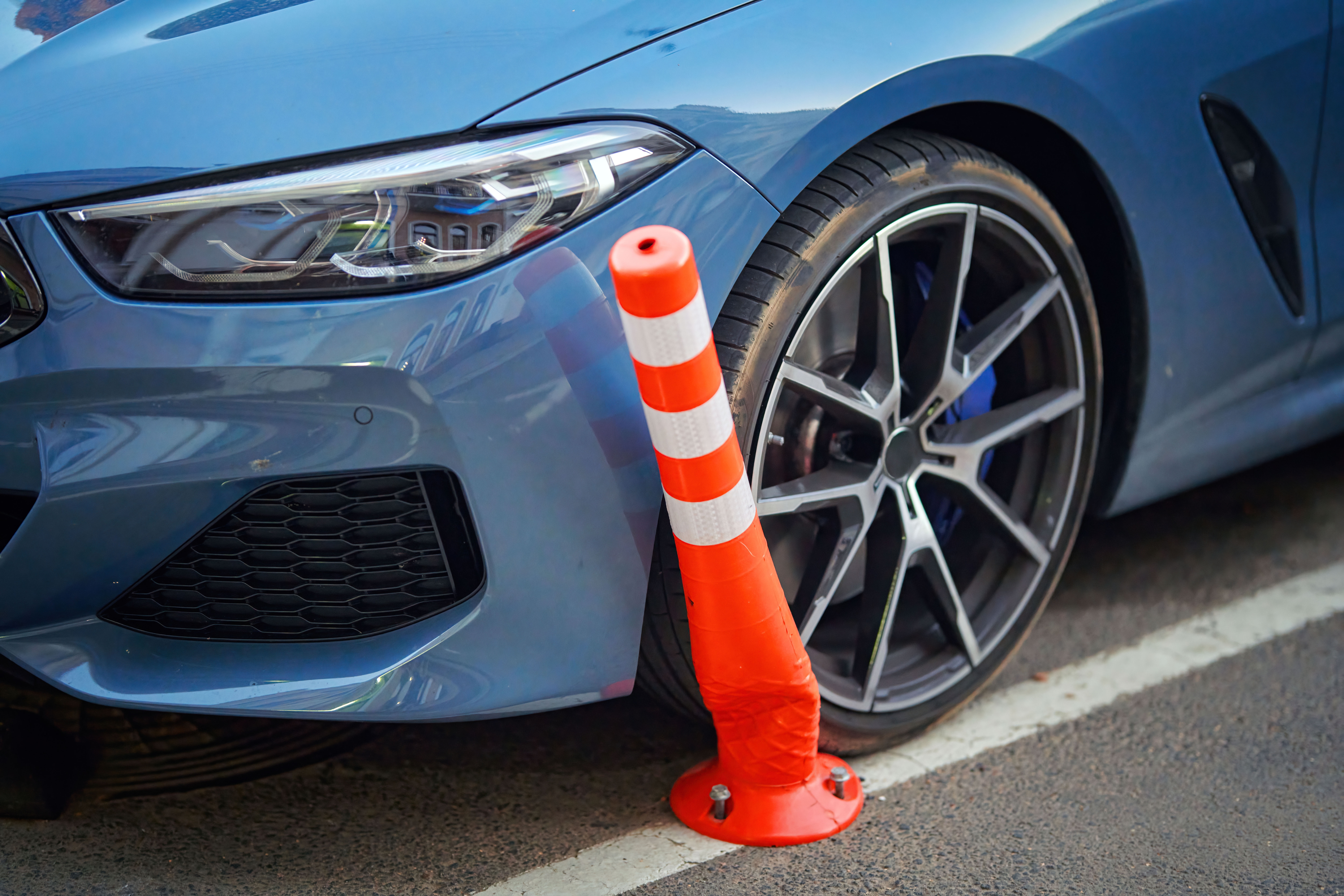 <h4>Unser präventives Schadenmanagement zielt darauf ab, die Wahrscheinlichkeit von Schäden zu reduzieren, was langfristig zu Kosteneinsparungen und einer besseren Sicherheit für Ihre Mitarbeiter und aller Beteiligten im Strassenverkehr führt. </h4>